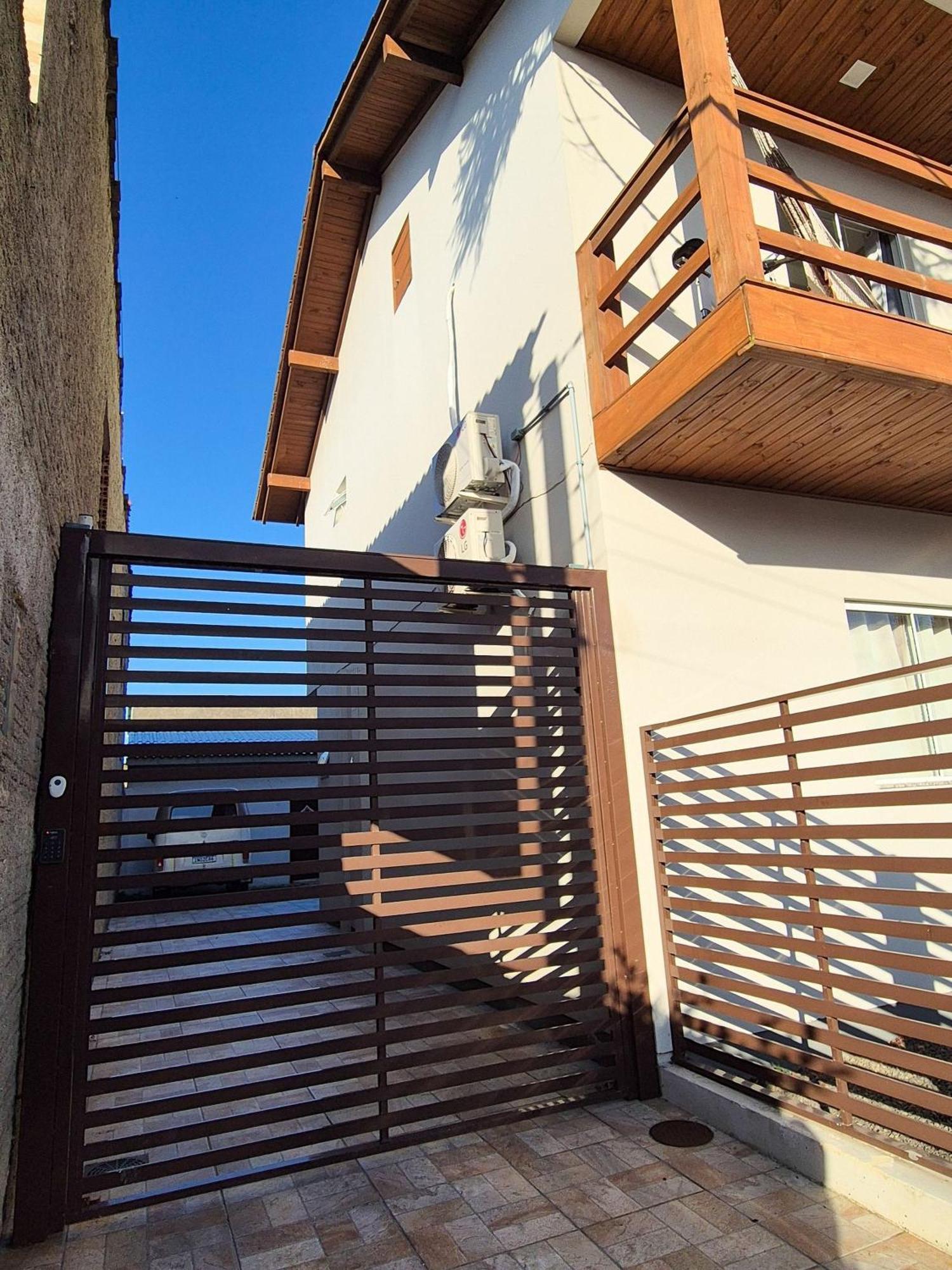 Nick'S House - Praia Da Cal Com Ar E Sacada Torres Exterior photo